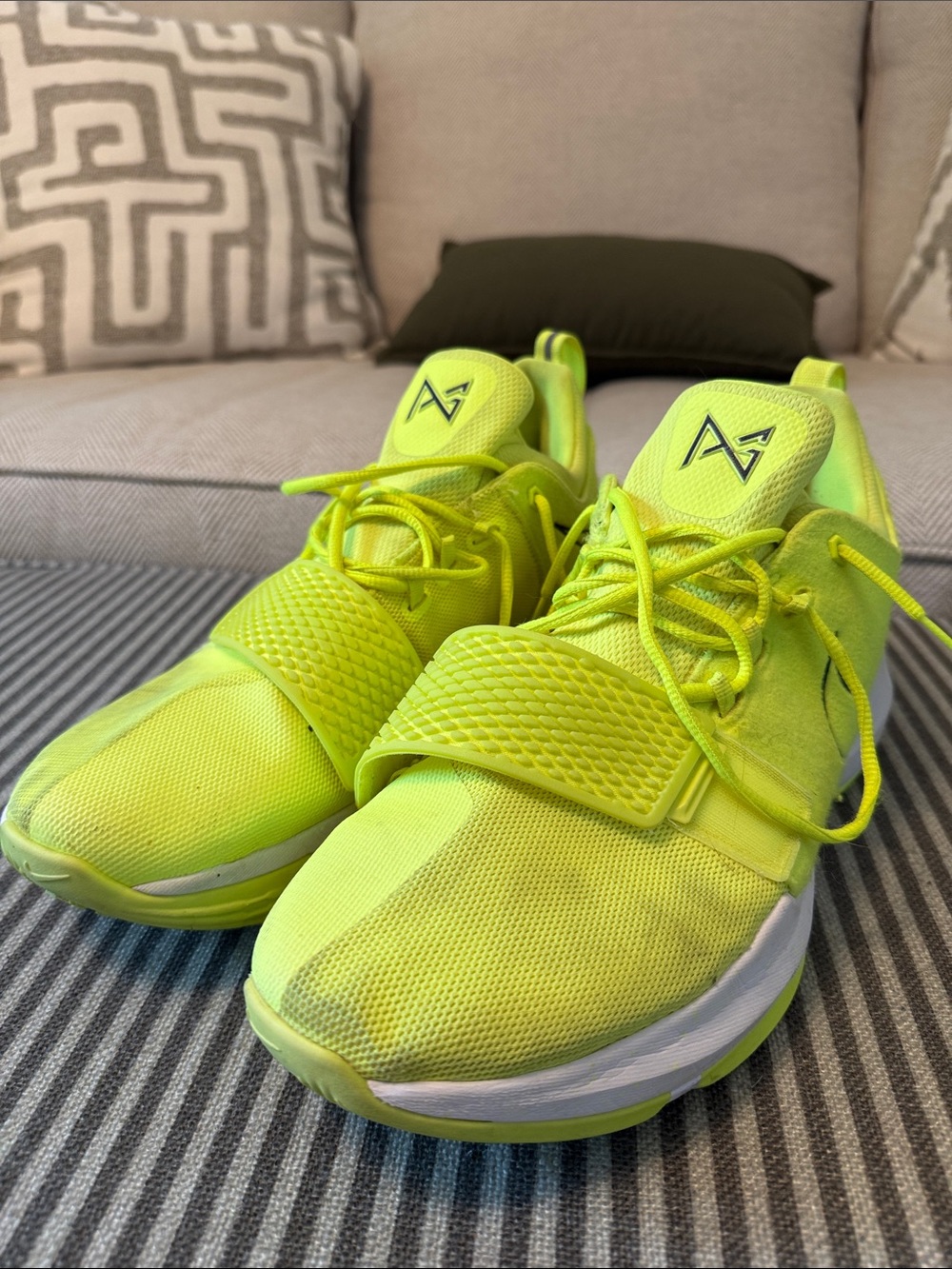 Nike PG1 Volt Tennis Ball Basketball Shoes Men’s Size 14